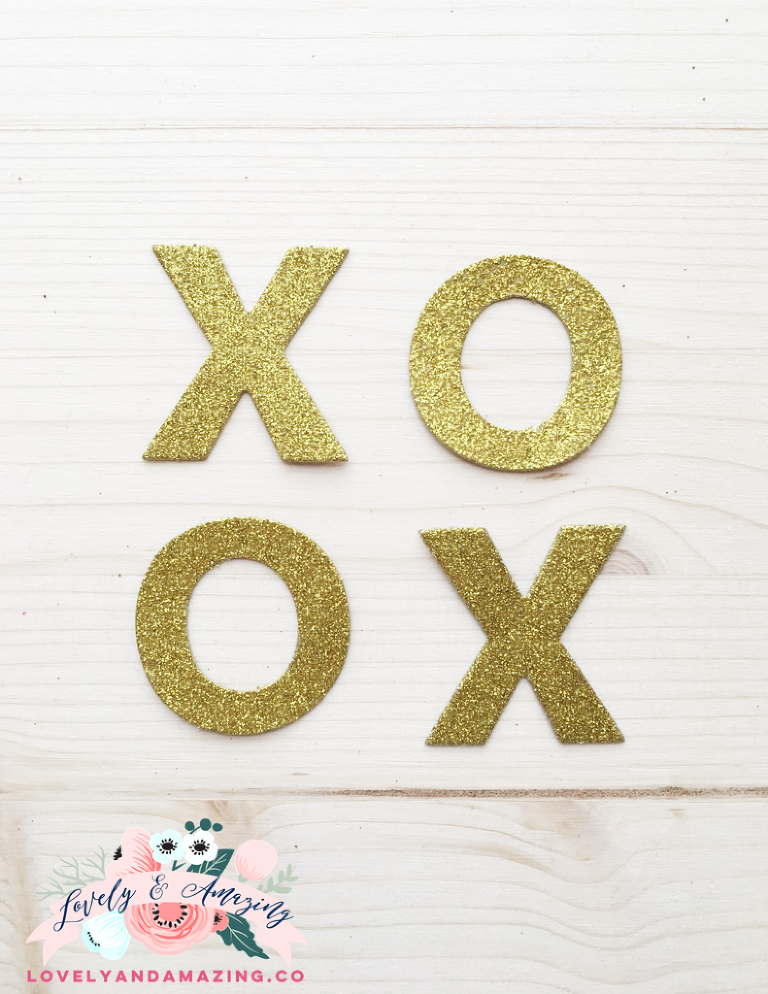 XOXO Valentine Wreath