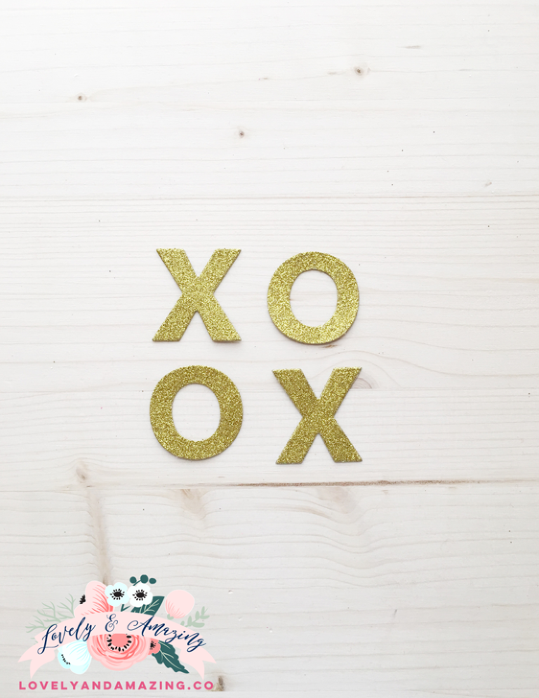 XOXO Valentine Wreath